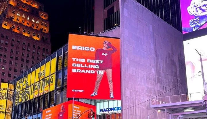 Billboard Erigo di New York - Kisah Sukses Erigo