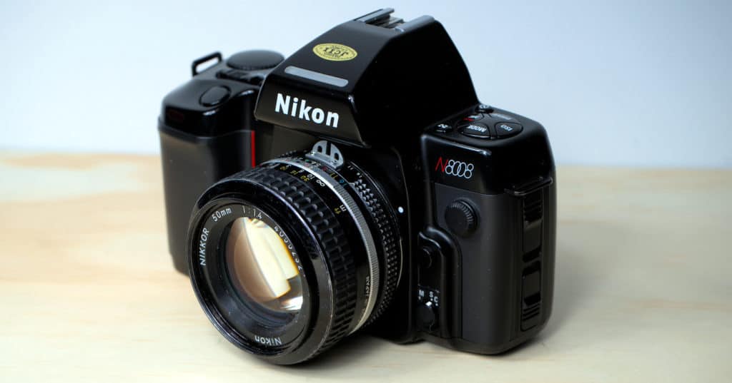 Kamera Analog Nikon N8008 Estetik