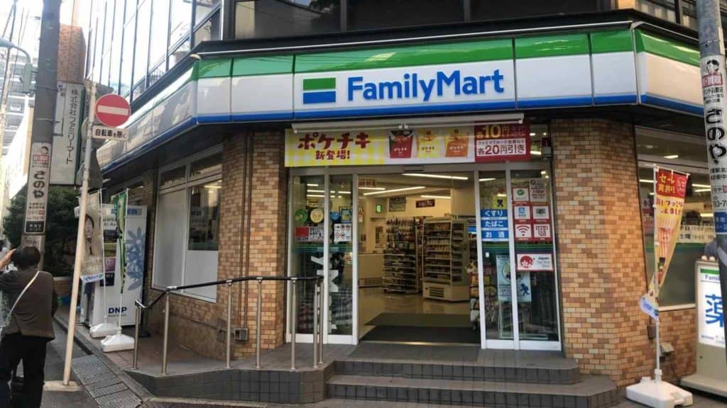 Family Mart di Jepang