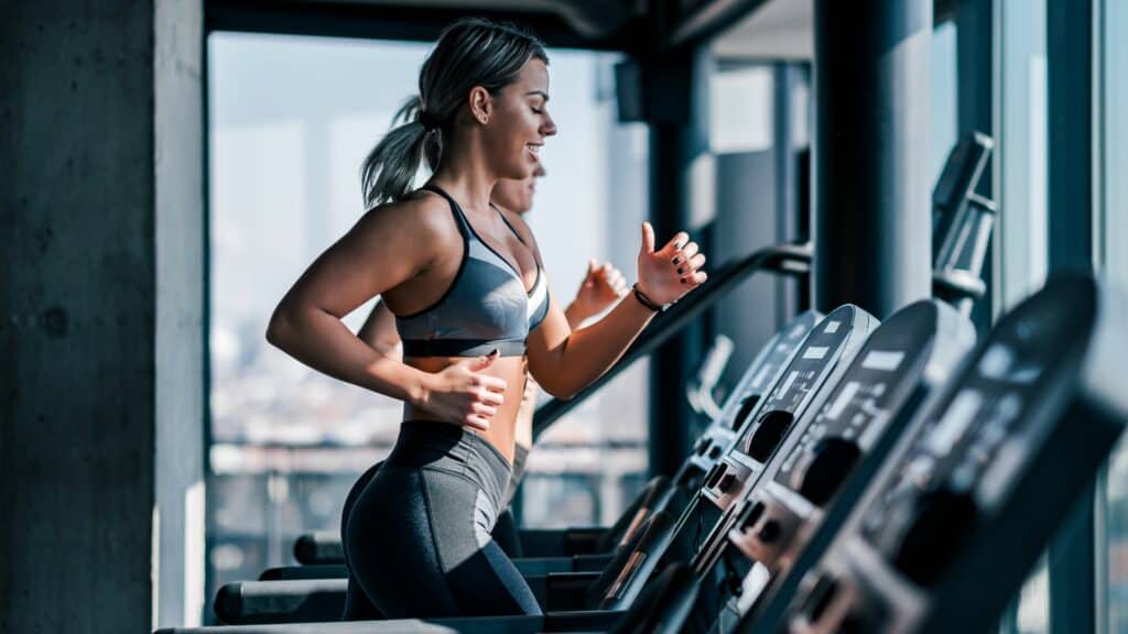 Olahraga akan sangat membantu menurunkan berat badan selain cara defisit kalori untuk pemula 