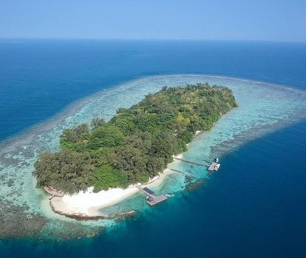 Pulau Semak Daun di Kepulauan Seribu dilihat dari atas