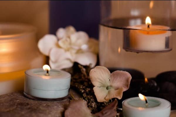 Lilin aromaterapi memiliki banyak manfaat.