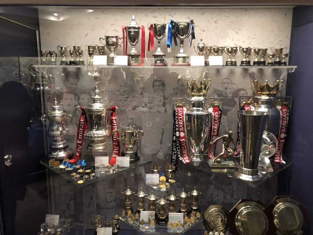 Ini adalah piala- piala ini berada di museum yang ada di Stadion Old Trafford