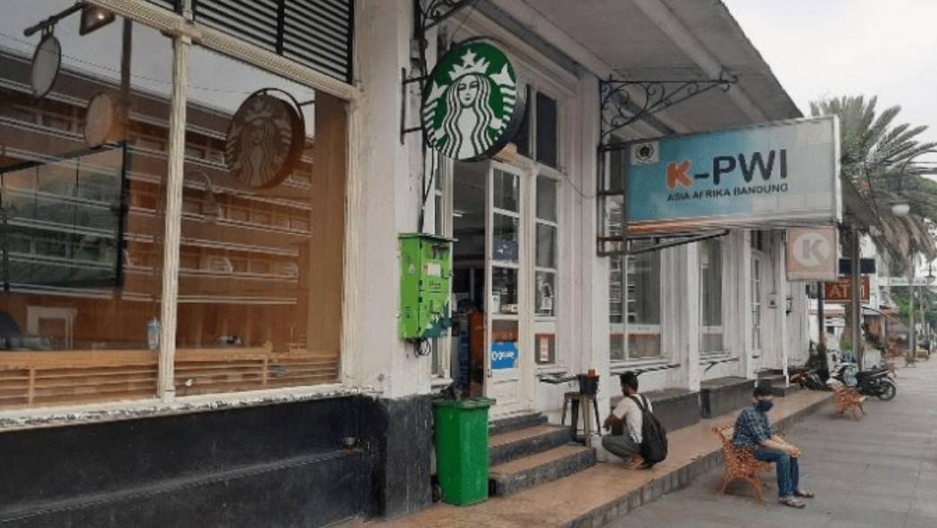 Starbucks Asia Afrika Bandung