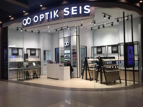 Gambar toko optik seis kacamata terdekat di Jakarta Garden City